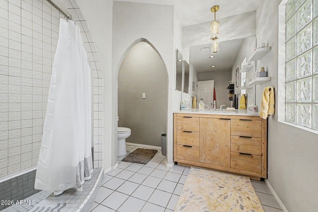 18221 N 42ND Street, Phoenix, AZ 85032