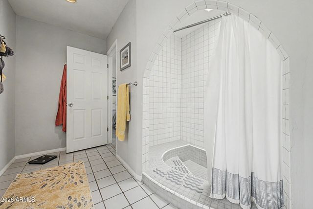 18221 N 42ND Street, Phoenix, AZ 85032