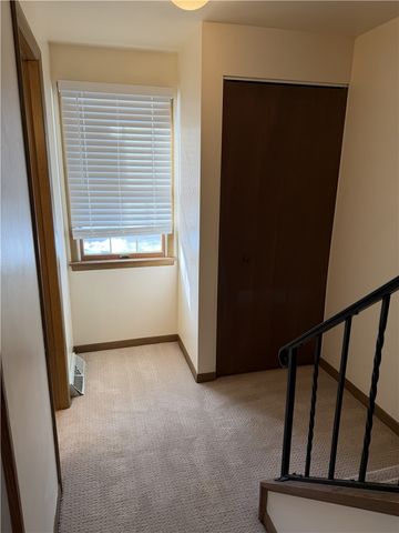 12 Hennig Dr, Whitehall, PA 15236