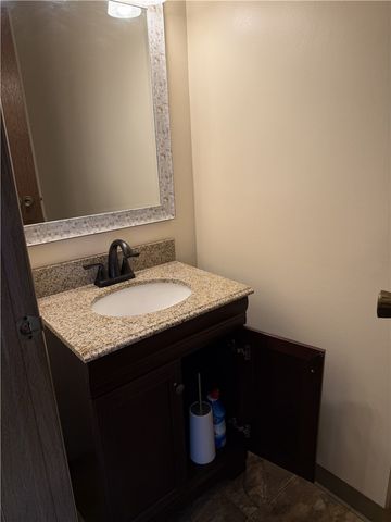 12 Hennig Dr, Whitehall, PA 15236