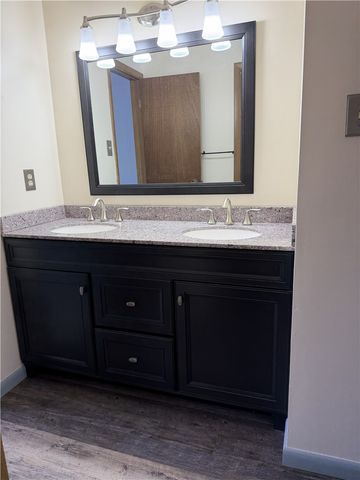 12 Hennig Dr, Whitehall, PA 15236