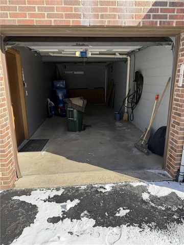 12 Hennig Dr, Whitehall, PA 15236