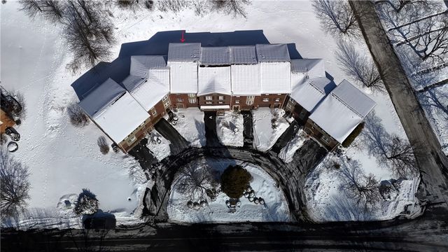 12 Hennig Dr, Whitehall, PA 15236