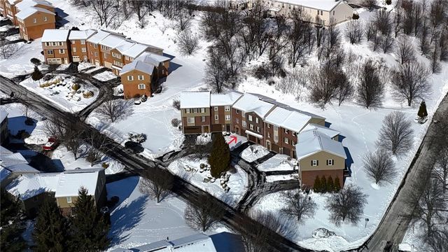 12 Hennig Dr, Whitehall, PA 15236