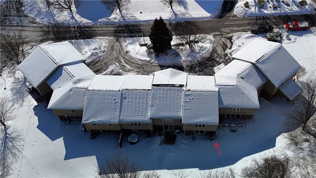 12 Hennig Dr, Whitehall, PA 15236