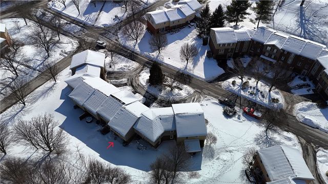 12 Hennig Dr, Whitehall, PA 15236