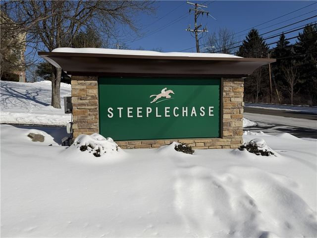 12 Hennig Dr, Whitehall, PA 15236