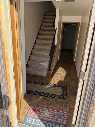 12 Hennig Dr, Whitehall, PA 15236