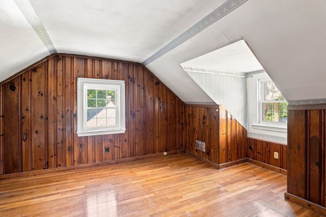 23 Mayflower Road, Woburn, MA 01801