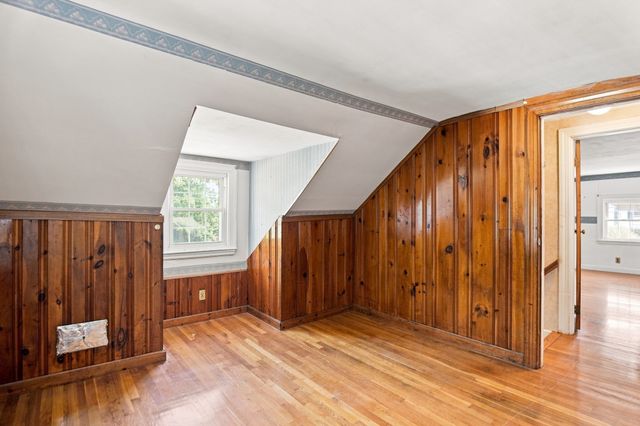 23 Mayflower Road, Woburn, MA 01801