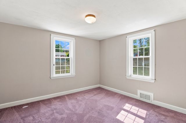 23 Mayflower Road, Woburn, MA 01801