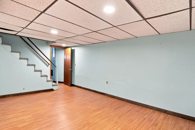 23 Mayflower Road, Woburn, MA 01801