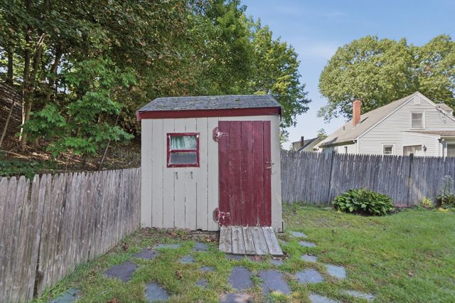23 Mayflower Road, Woburn, MA 01801