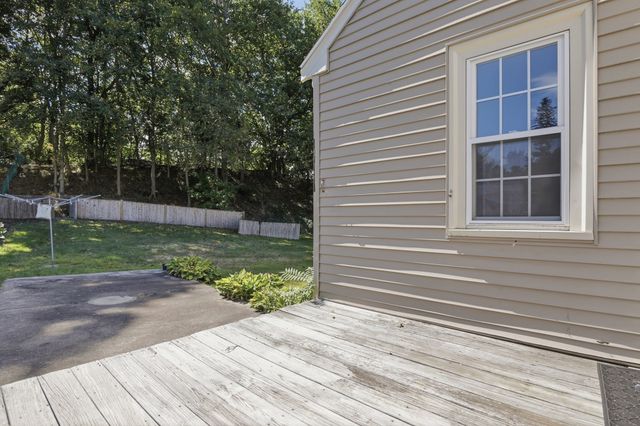 23 Mayflower Road, Woburn, MA 01801