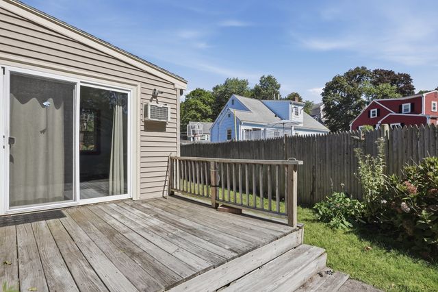 23 Mayflower Road, Woburn, MA 01801
