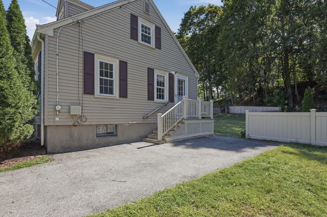 23 Mayflower Road, Woburn, MA 01801