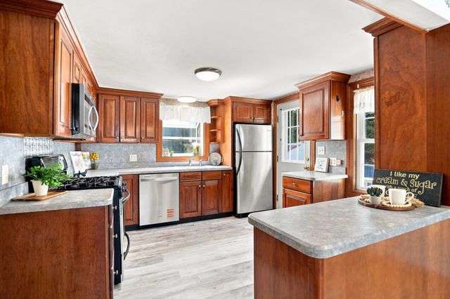 23 Mayflower Road, Woburn, MA 01801