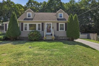 23 Mayflower Road, Woburn, MA 01801