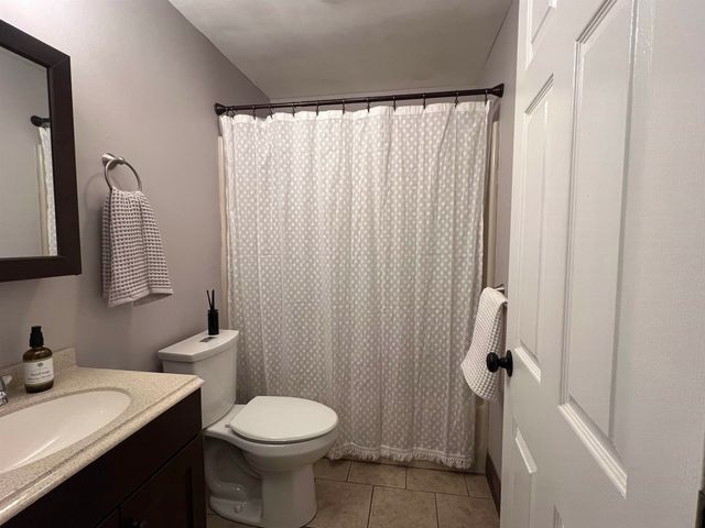 470 Silver St Apt 113, Manchester, NH 03103