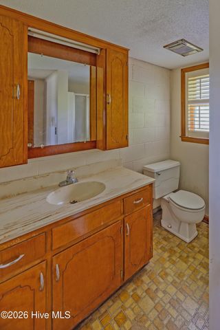 190 Halls Pond Road, Rose Hill, NC 28458