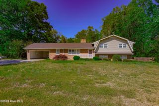 190 Halls Pond Road, Rose Hill, NC 28458