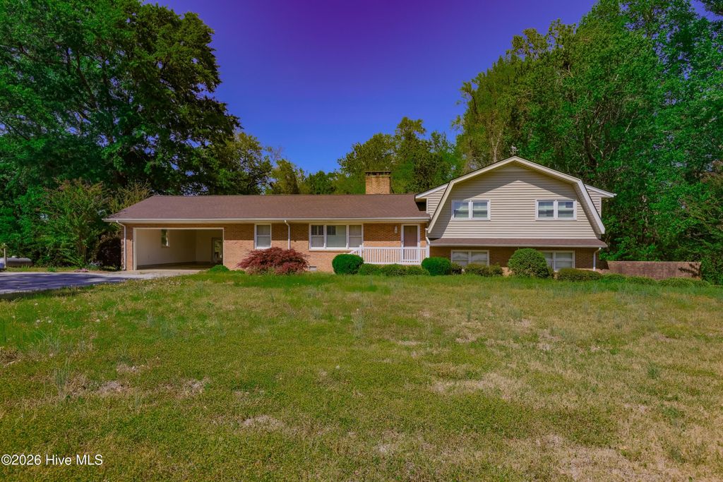 190 Halls Pond Road, Rose Hill, NC 28458