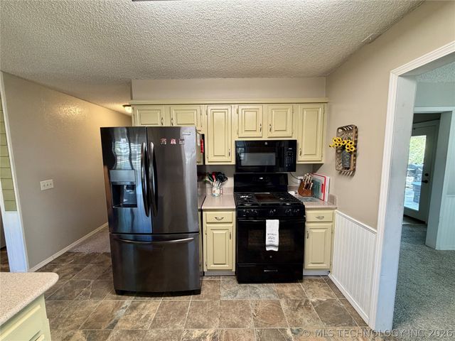 1807 SW 4th Street, Wagoner, OK 74467