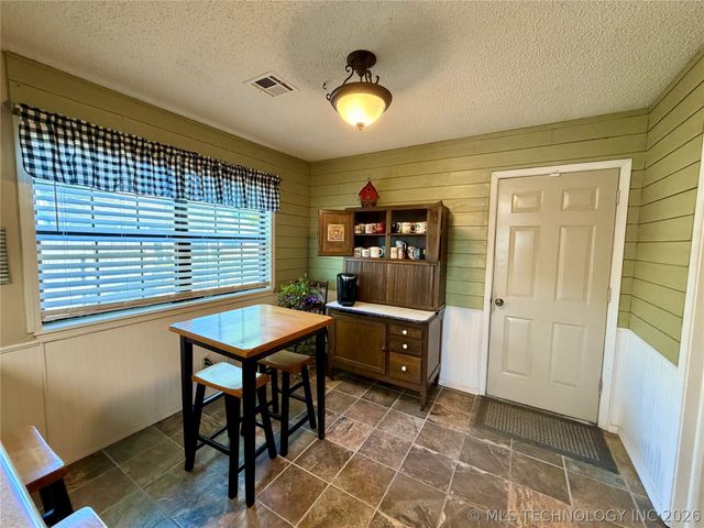 1807 SW 4th Street, Wagoner, OK 74467