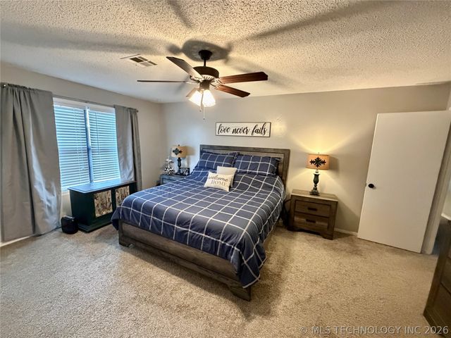 1807 SW 4th Street, Wagoner, OK 74467