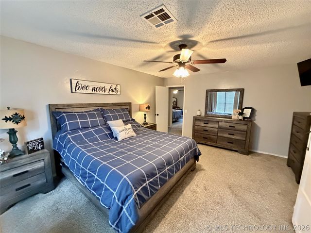 1807 SW 4th Street, Wagoner, OK 74467