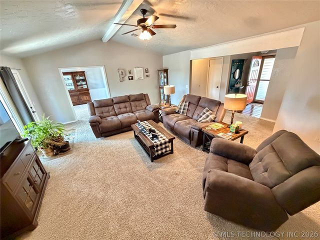 1807 SW 4th Street, Wagoner, OK 74467