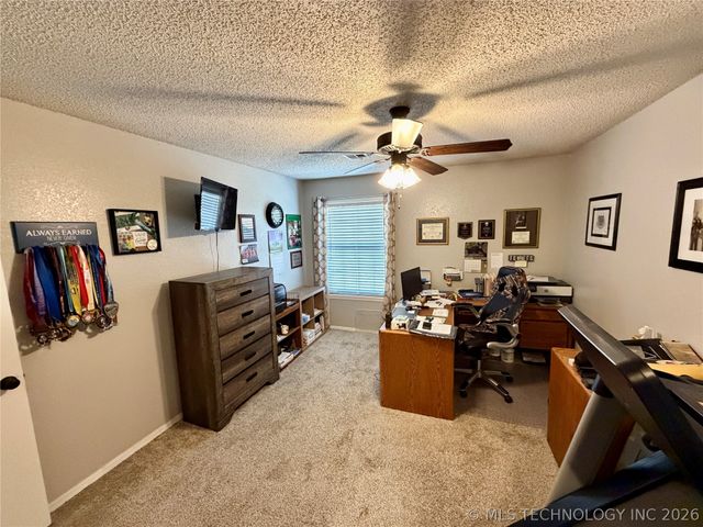 1807 SW 4th Street, Wagoner, OK 74467