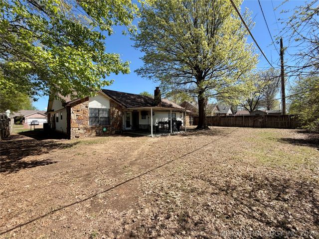 1807 SW 4th Street, Wagoner, OK 74467