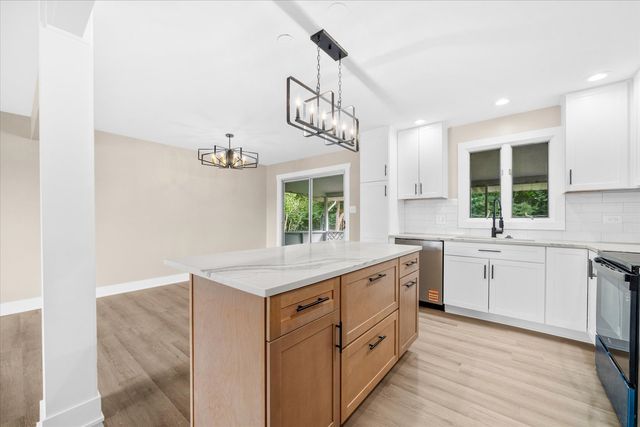 807 Division Street, Lisle, IL 60532