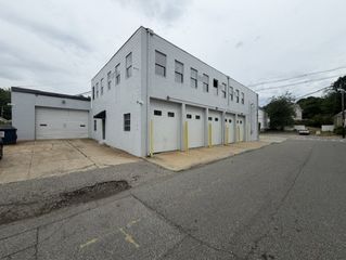 667 Douglas Avenue, Providence, RI 02908