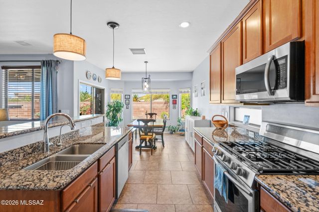 7569 E Picket Fence Lane, Tucson, AZ 85756