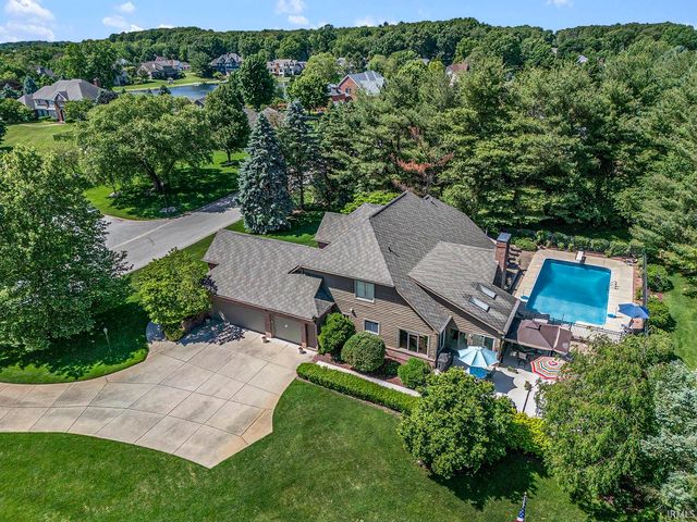 51576 Autumn Ridge Drive, Granger, IN 46530