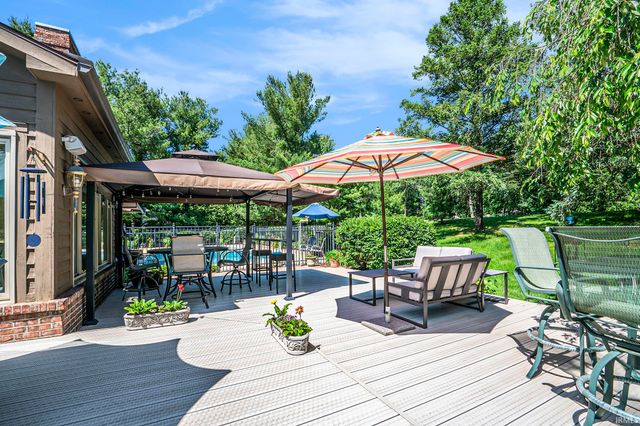 51576 Autumn Ridge Drive, Granger, IN 46530