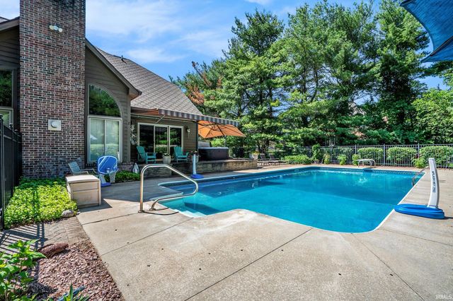 51576 Autumn Ridge Drive, Granger, IN 46530