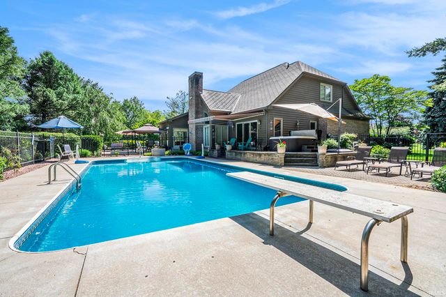 51576 Autumn Ridge Drive, Granger, IN 46530