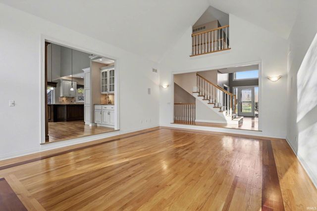 51576 Autumn Ridge Drive, Granger, IN 46530