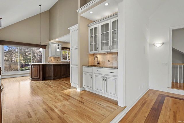 51576 Autumn Ridge Drive, Granger, IN 46530