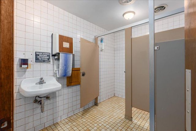 1230 N Knowles Avenue, New Richmond, WI 54017