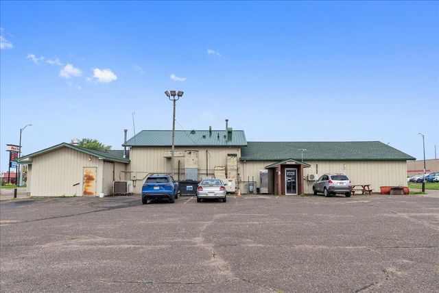 1230 N Knowles Avenue, New Richmond, WI 54017