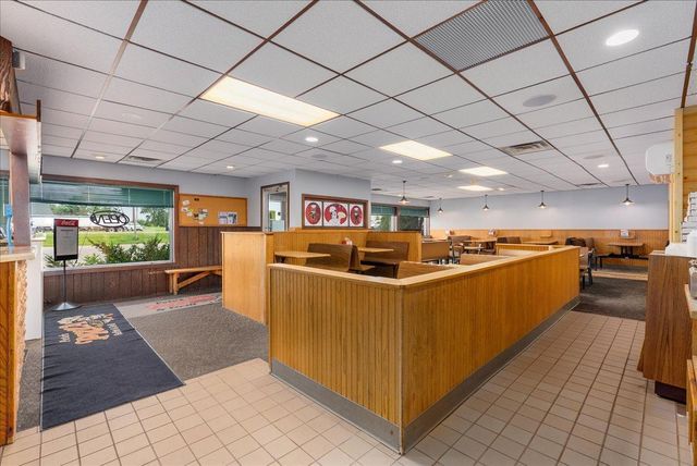 1230 N Knowles Avenue, New Richmond, WI 54017