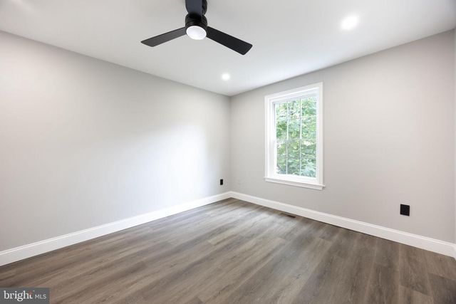 6034 NETHERTON ST, Centreville, VA 20120