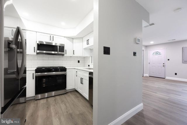 6034 NETHERTON ST, Centreville, VA 20120