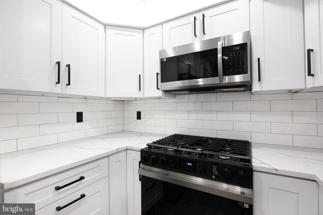 6034 NETHERTON ST, Centreville, VA 20120