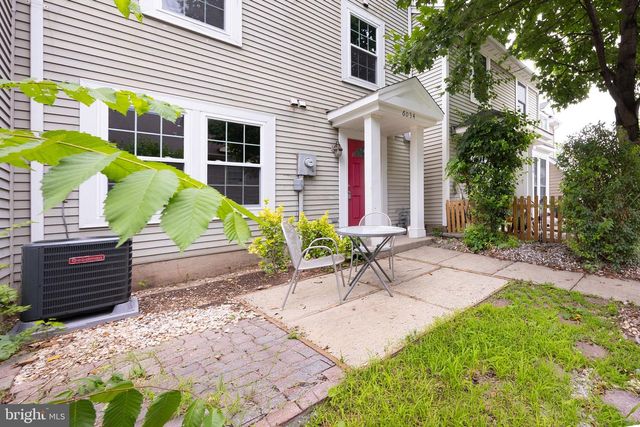 6034 NETHERTON ST, Centreville, VA 20120