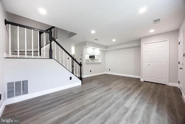 6034 NETHERTON ST, Centreville, VA 20120